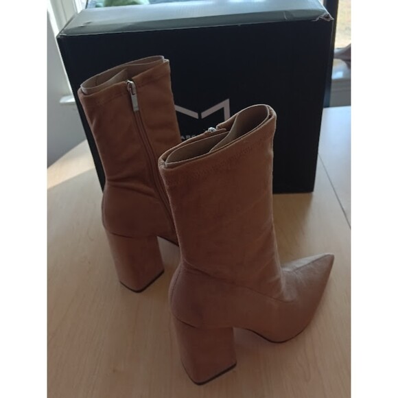 NIB Marc Fisher LTD Medium Natural Suede Larry Pointed Toe Ankle Boots Size 9.5 - Picture 6 of 13
